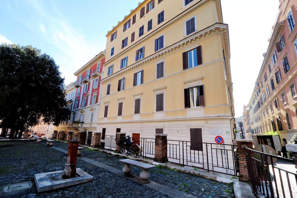 Piazza Capponi Apartment, Rome